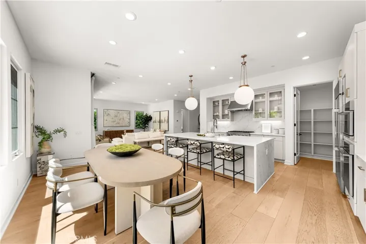 242 Sutters Ml, Irvine, California 92602