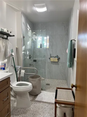 Full Bathroom -2