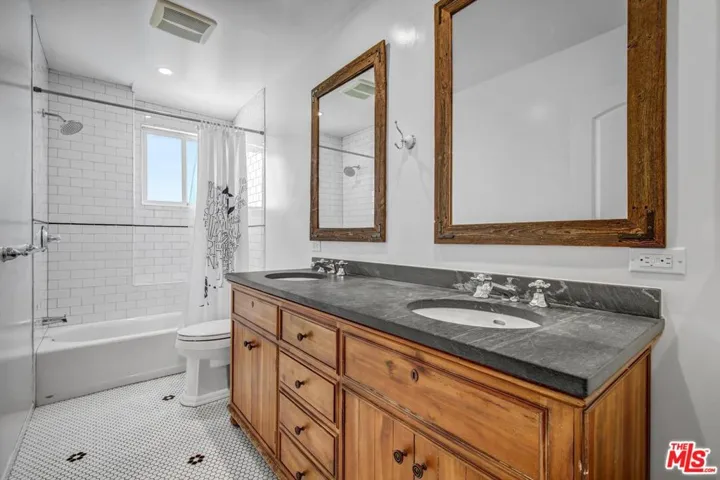 2855 Dunleer Place, Los Angeles, California 90064