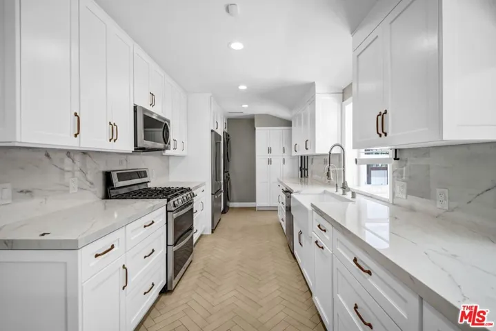 2855 Dunleer Place, Los Angeles, California 90064