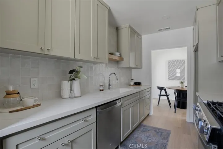 6140 Fulcher, North Hollywood, California 91606