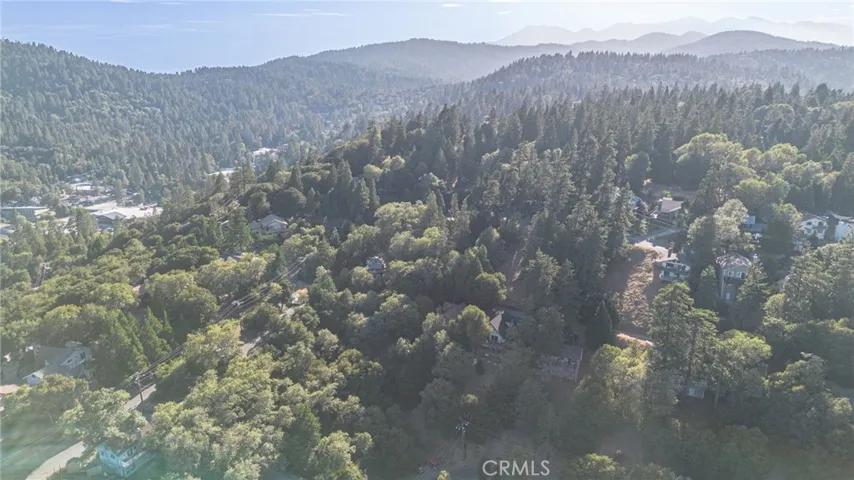 310 Wylerhorn, Crestline, California 92325