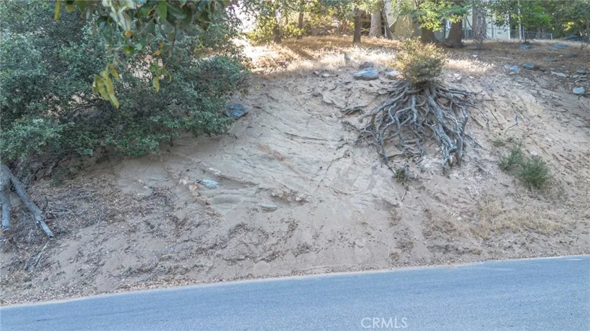 310 Wylerhorn, Crestline, California 92325