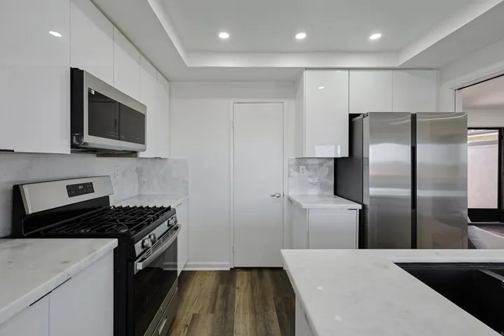 6931 Camino Revueltos, San Diego, California 92111