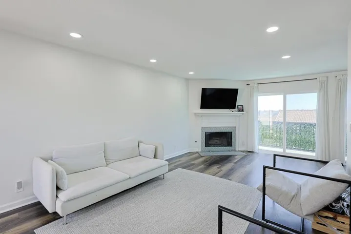 6931 Camino Revueltos, San Diego, California 92111
