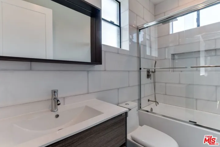 4826 1/2 Pickford Street, Los Angeles, California 90019