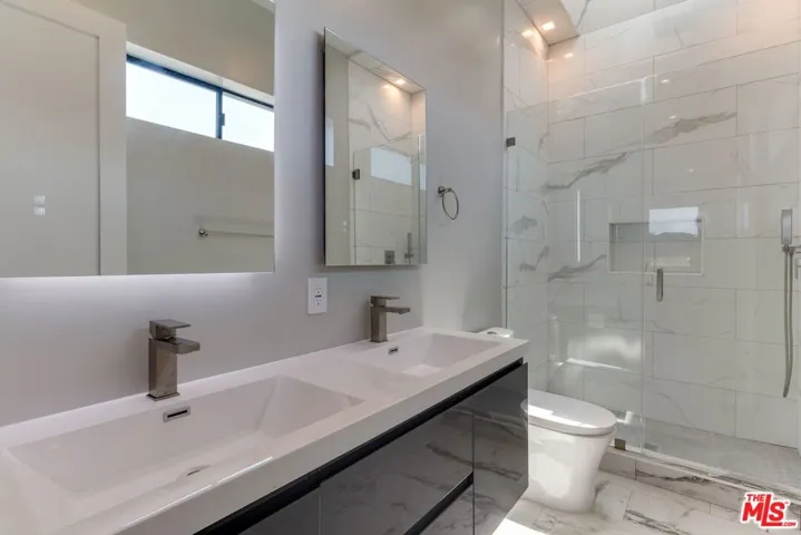 4826 1/2 Pickford Street, Los Angeles, California 90019
