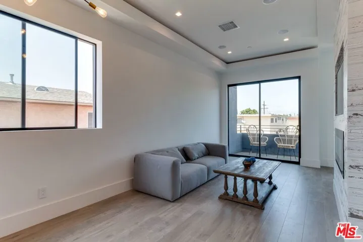 4826 1/2 Pickford Street, Los Angeles, California 90019