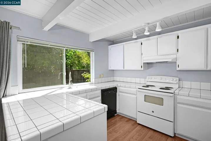 1952 Oak Grove Rd, Walnut Creek, California 94598