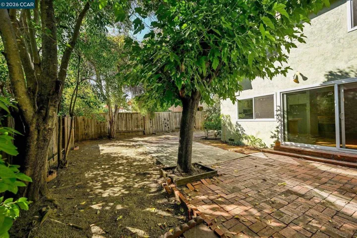1952 Oak Grove Rd, Walnut Creek, California 94598