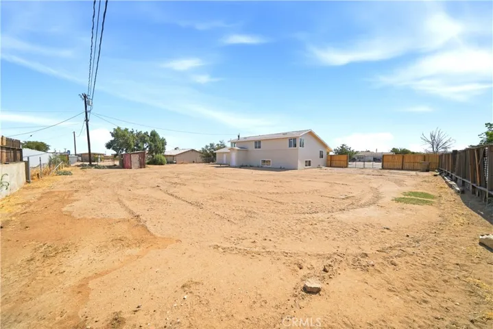 11498 Shahaptain, Hesperia, California 92345