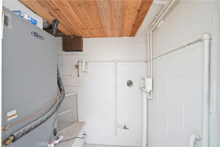 11498 Shahaptain, Hesperia, California 92345