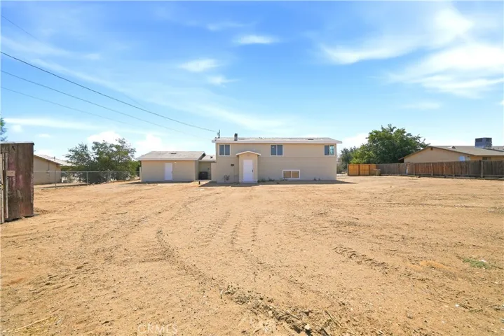 11498 Shahaptain, Hesperia, California 92345