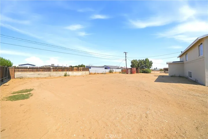 11498 Shahaptain, Hesperia, California 92345