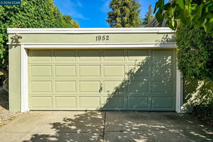 1952 Oak Grove Rd, Walnut Creek, California 94598