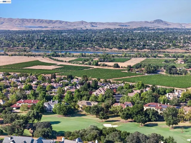 408 Cabonia Ct, Pleasanton, California 94566-5201
