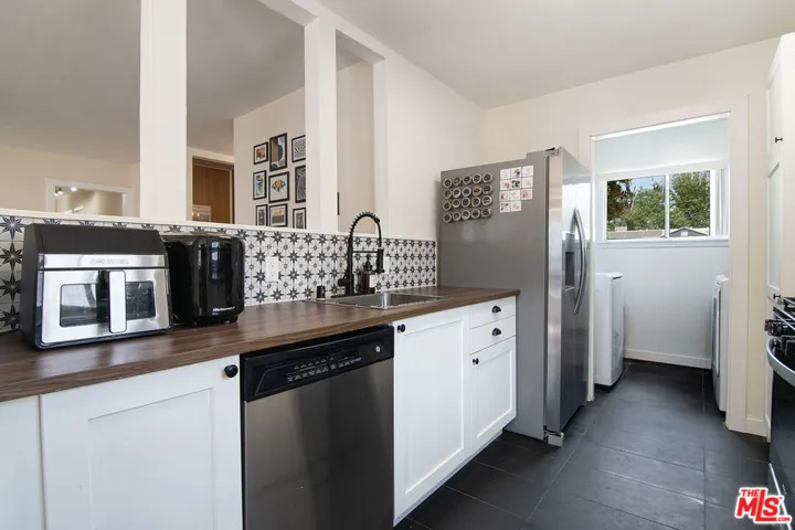 8030 Hesperia Avenue, Los Angeles, California 91335