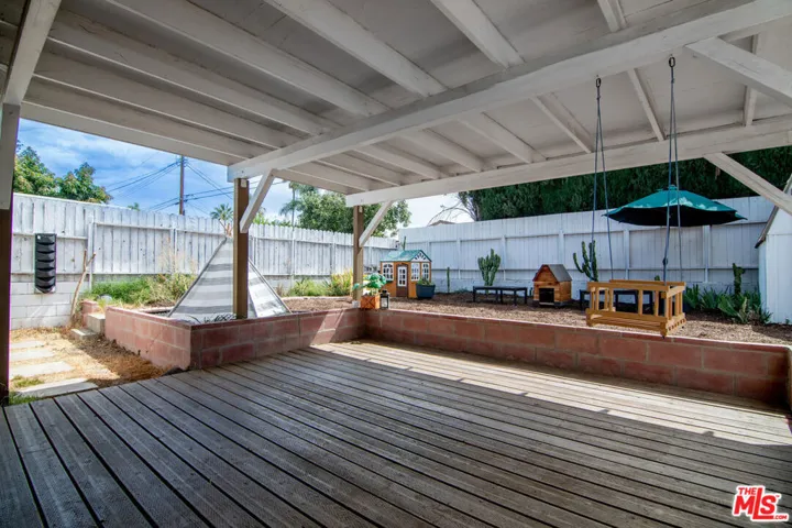 8030 Hesperia Avenue, Los Angeles, California 91335