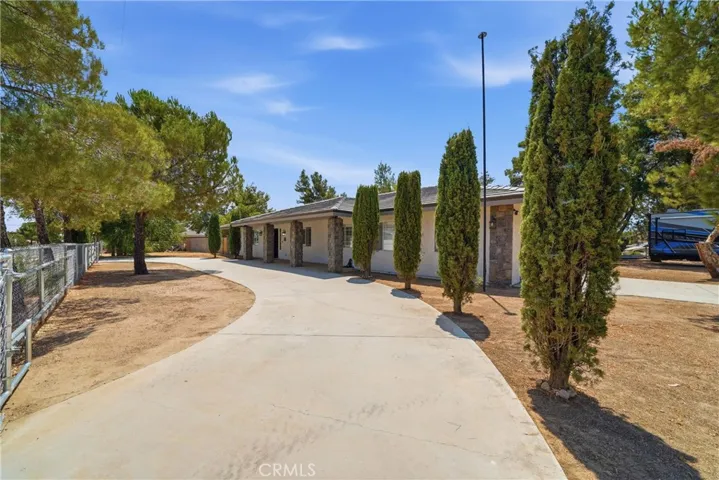 Circular driveway