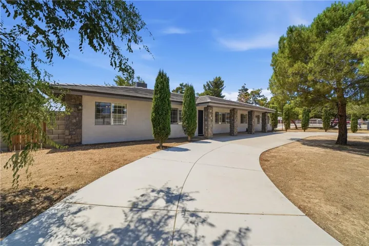 Circular driveway