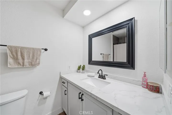 hallway bathroom view2
