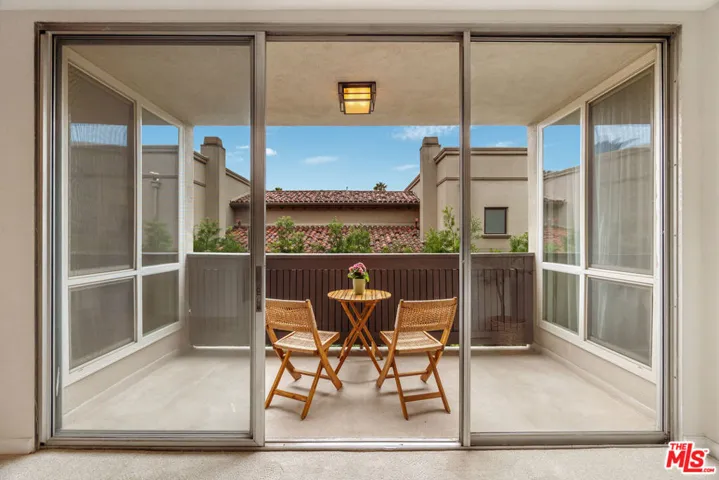 809 S Bundy Drive 205, Los Angeles, California 90049
