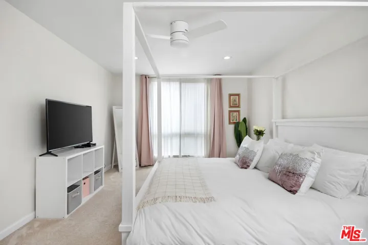 809 S Bundy Drive 205, Los Angeles, California 90049