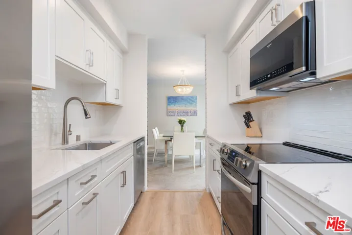 809 S Bundy Drive 205, Los Angeles, California 90049