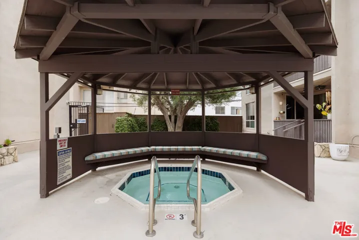 809 S Bundy Drive 205, Los Angeles, California 90049
