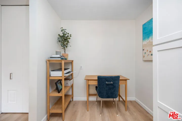 809 S Bundy Drive 205, Los Angeles, California 90049