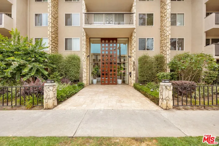 809 S Bundy Drive 205, Los Angeles, California 90049