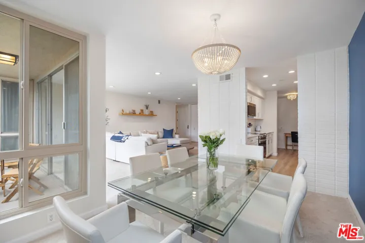 809 S Bundy Drive 205, Los Angeles, California 90049