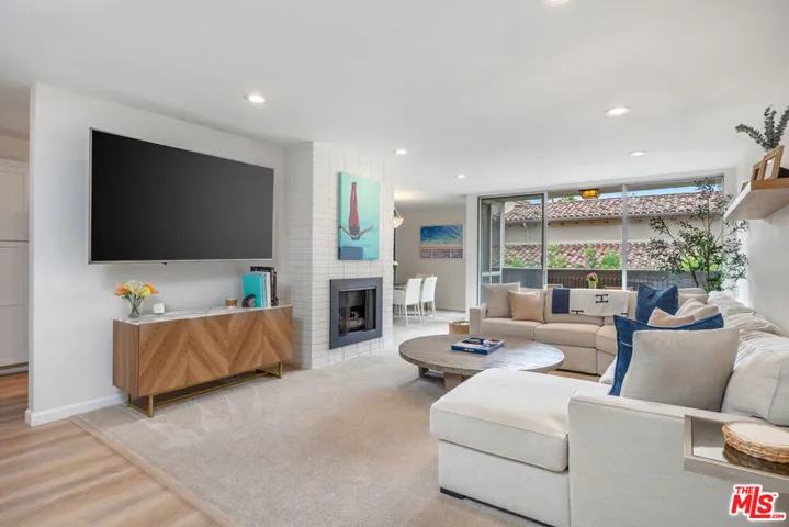 809 S Bundy Drive 205, Los Angeles, California 90049