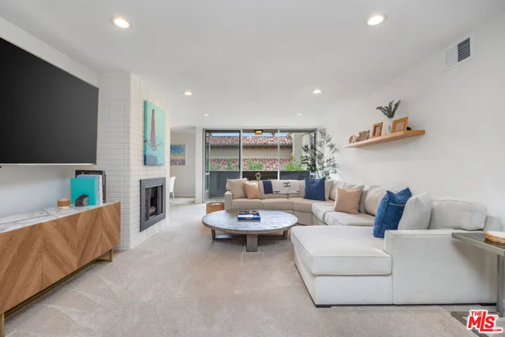 809 S Bundy Drive 205, Los Angeles, California 90049