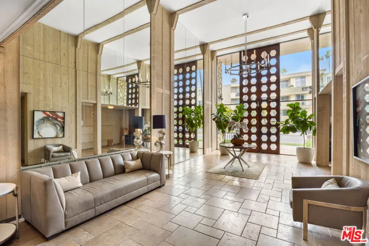 809 S Bundy Drive 205, Los Angeles, California 90049