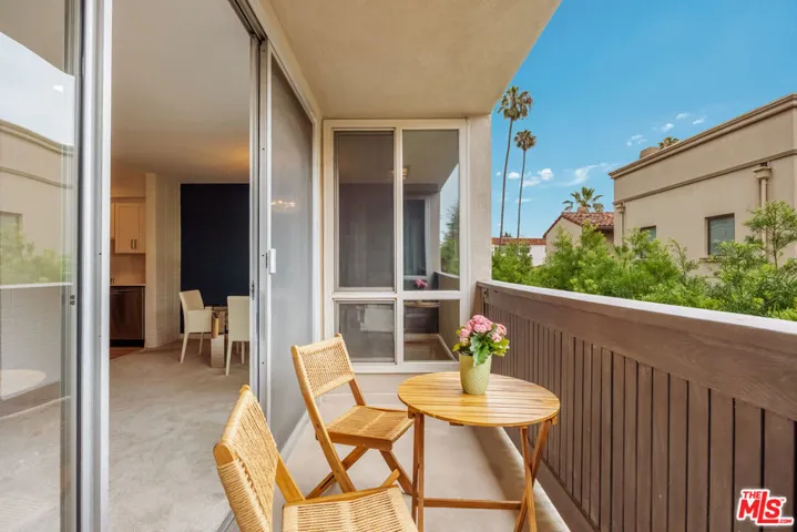 809 S Bundy Drive 205, Los Angeles, California 90049
