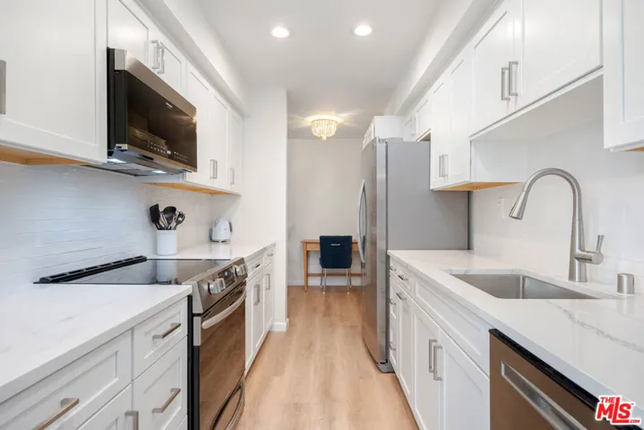 809 S Bundy Drive 205, Los Angeles, California 90049