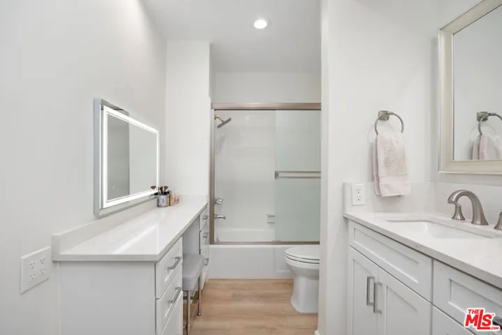809 S Bundy Drive 205, Los Angeles, California 90049