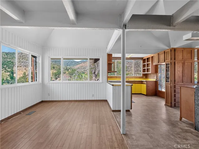 405 Old Cottonwood Creek Road, Hornbrook, California 96044