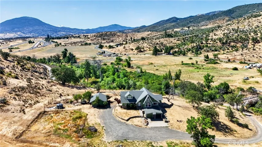 405 Old Cottonwood Creek Road, Hornbrook, California 96044