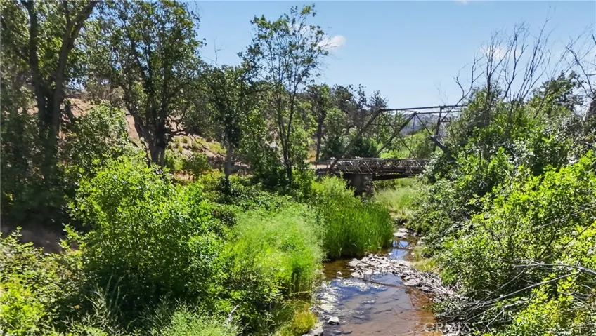 405 Old Cottonwood Creek Road, Hornbrook, California 96044