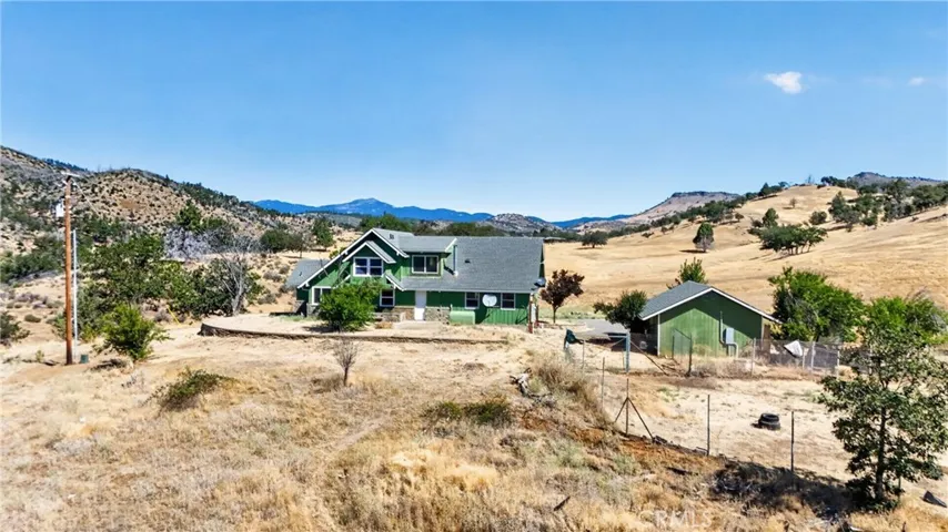 405 Old Cottonwood Creek Road, Hornbrook, California 96044