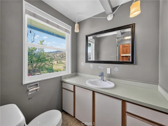 405 Old Cottonwood Creek Road, Hornbrook, California 96044