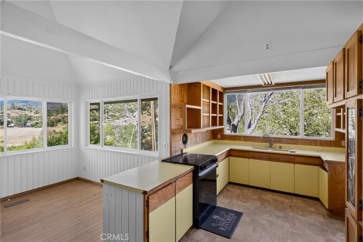405 Old Cottonwood Creek Road, Hornbrook, California 96044