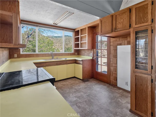 405 Old Cottonwood Creek Road, Hornbrook, California 96044