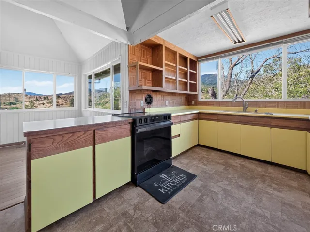405 Old Cottonwood Creek Road, Hornbrook, California 96044