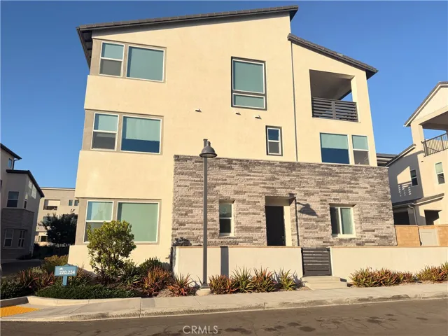 228 Lexford, Irvine, California 92618