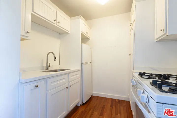 2236 Loma Vista Place 2, Los Angeles, California 90039