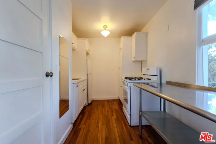 2236 Loma Vista Place 2, Los Angeles, California 90039