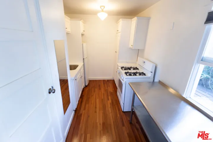 2236 Loma Vista Place 2, Los Angeles, California 90039